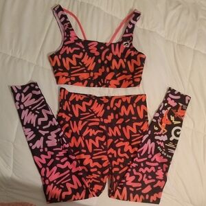 Peloton Matching Sports Bra & Legging Set Black & Bright Color & Design - Large